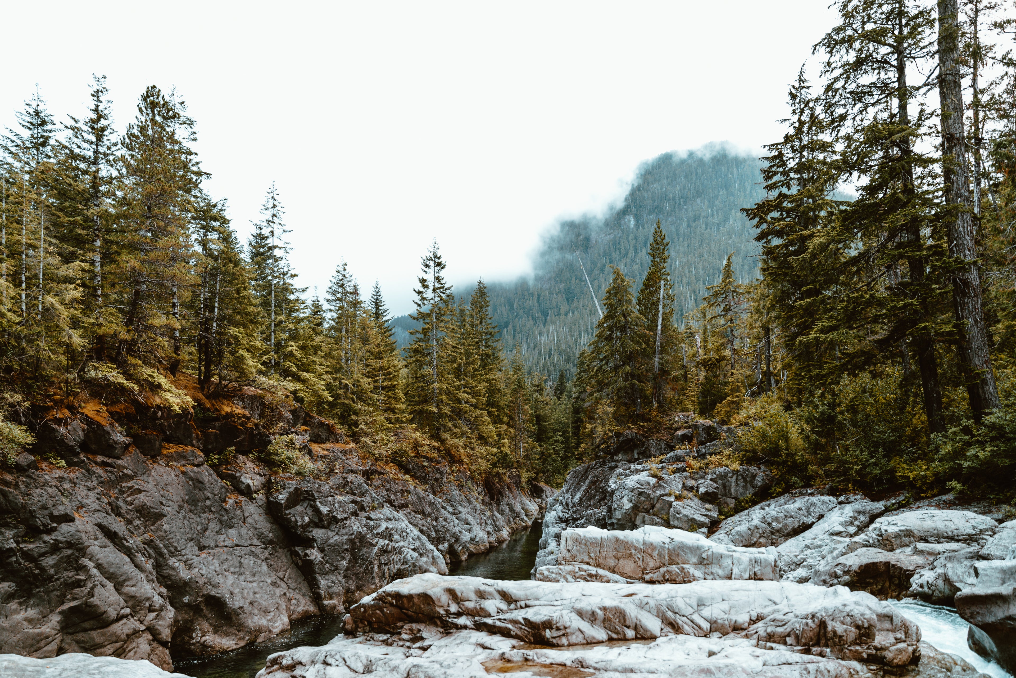 Trek je verwarmde jassen en vesten aan voor een mooie hike